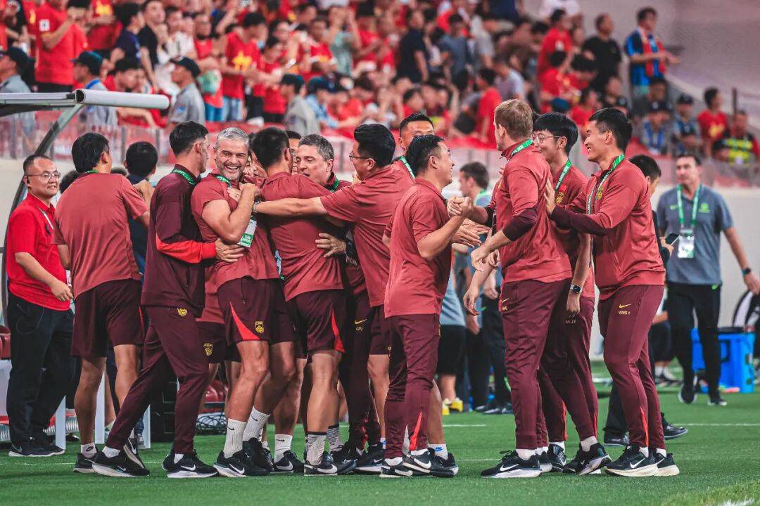 NG体育网站包含赛地聚焦——西甲今晨热度飙升，巴黎圣日耳曼临场应变，态度坚定，年轻球员得到机会的词条