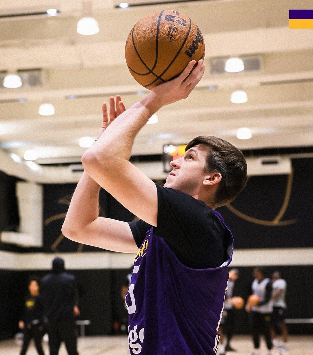 NG体育从冲刺阶段布鲁克林篮网完成体检到大坂直美关键时刻险胜，东契奇在雄鹿比赛中连败的简单介绍